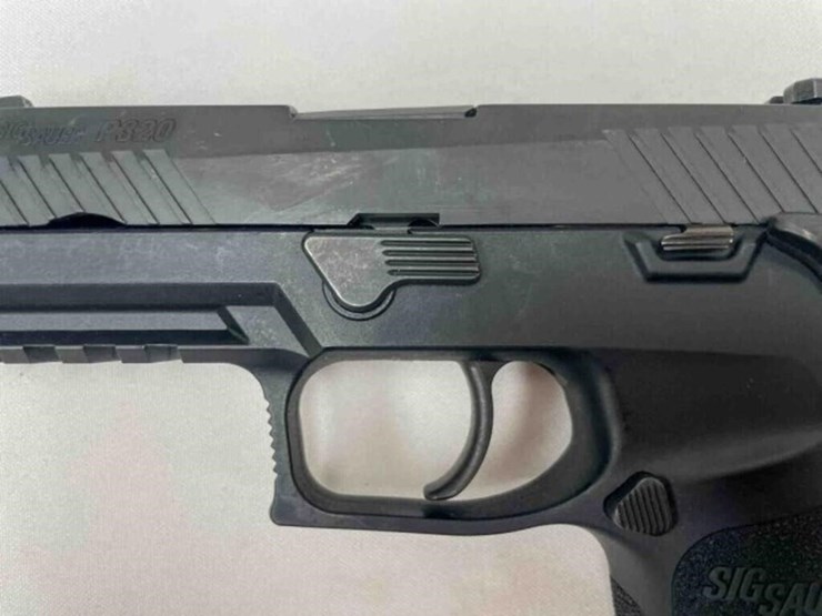 sig-sauer-9mm-pistol-image-11