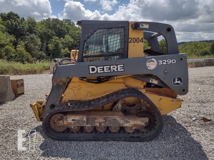 john-deere-329d-image-1