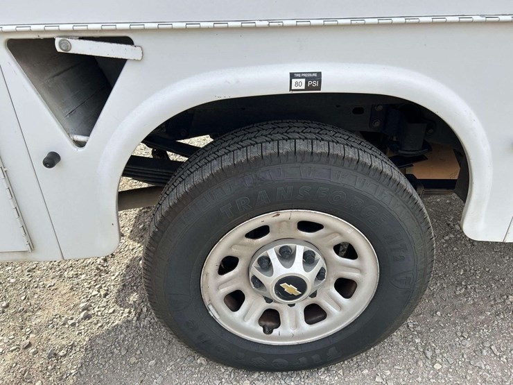2013-chevrolet-silverado-3500hd-image-26