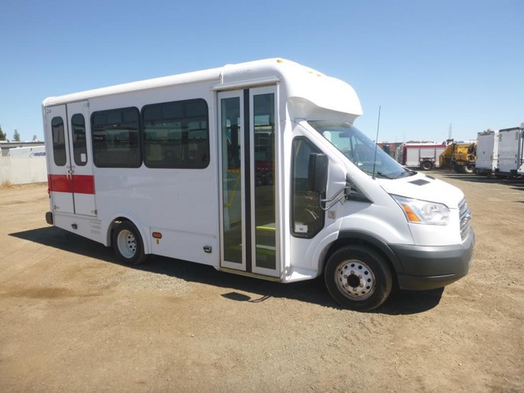 2018-ford-e350-image-2