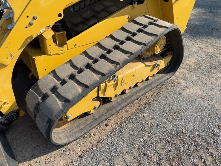 2022-caterpillar-279d3-image-17