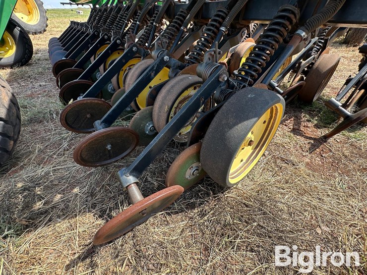 john-deere-750-image-16