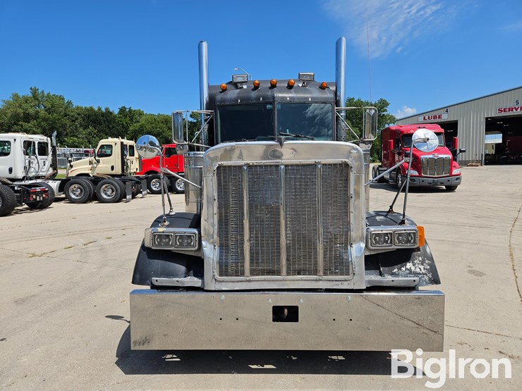1998-peterbilt-379-image-2