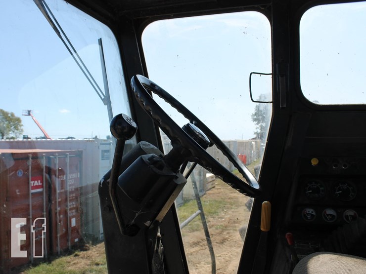 john-deere-4420-image-11