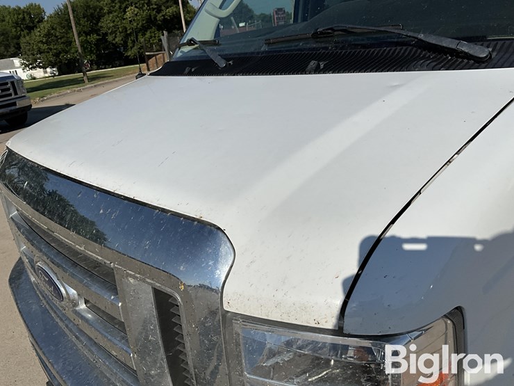 2012-ford-e350-xlt-image-11