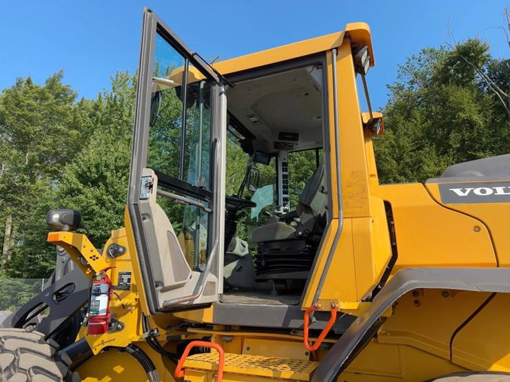 2018-volvo-l70h-image-25
