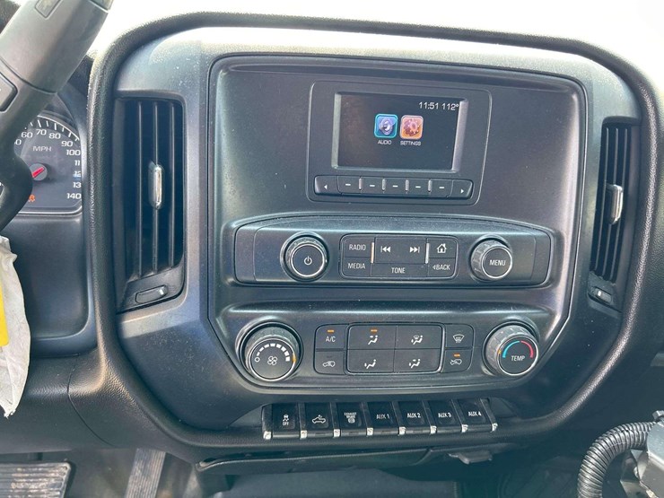 2017-chevrolet-silverado-3500-image-13