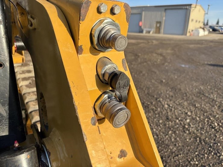 2021-caterpillar-249d3-image-13