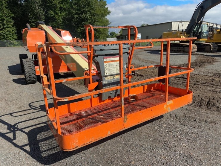 2015-jlg-600s-image-8