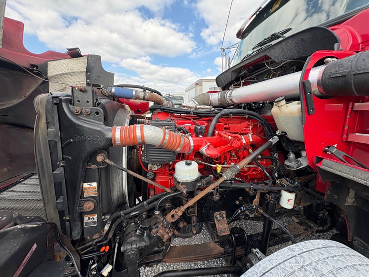 2010-kenworth-t800-image-19