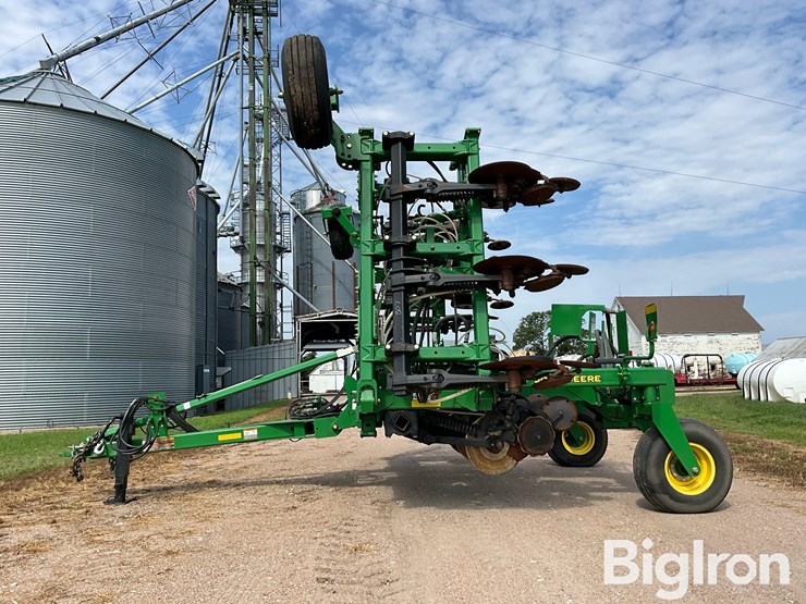 john-deere-15-image-8