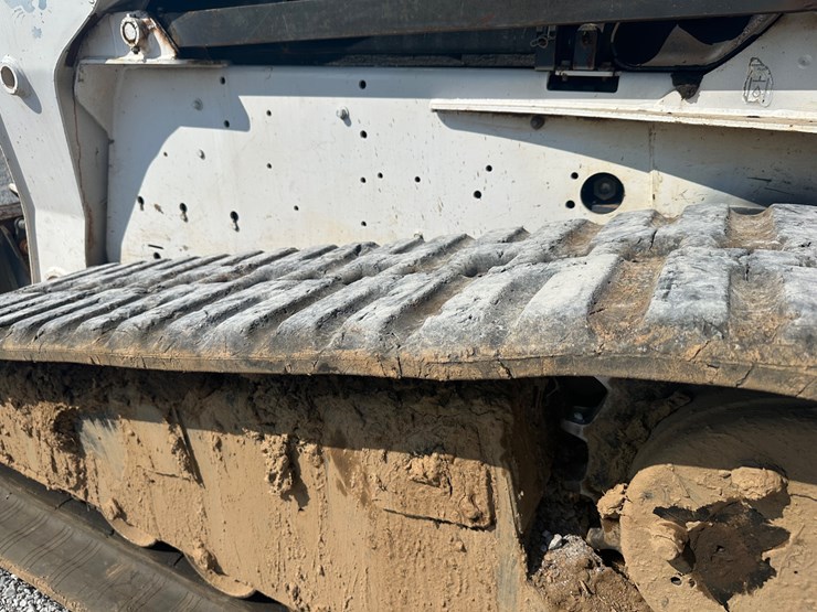 2008-bobcat-t320-image-8