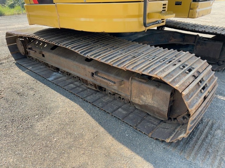 2016-caterpillar-325flcr-hydraulic-excavator-image-17