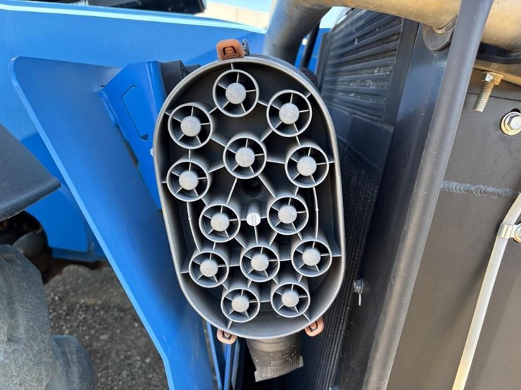 2018-genie-gth844-image-40