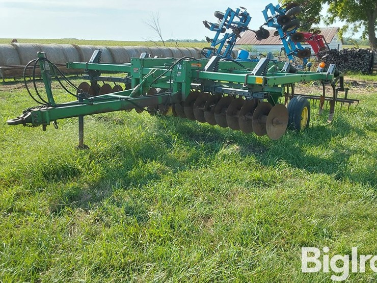 john-deere-714-image-1