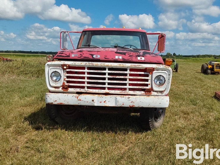 1976-ford-f700-image-2