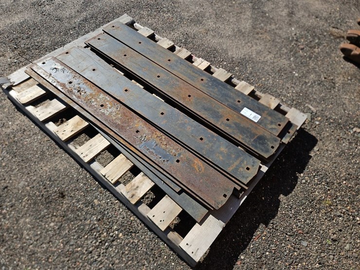 quantity-of-v-plow-cutting-edges-image-1