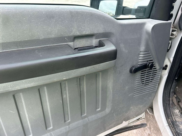 2015-ford-f350-image-13