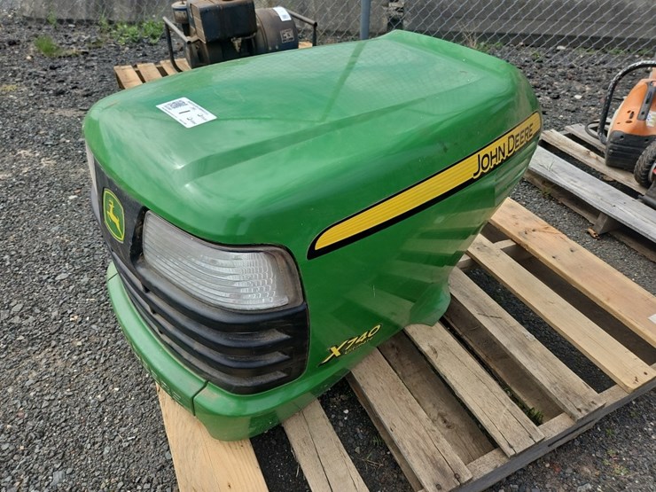 john-deere-x740-image-1