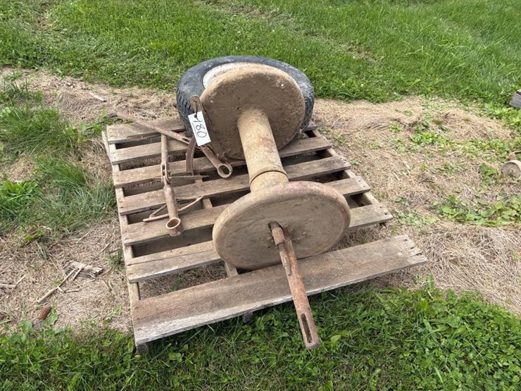 tire-changer-&-st205/75-r15-tire-image-3