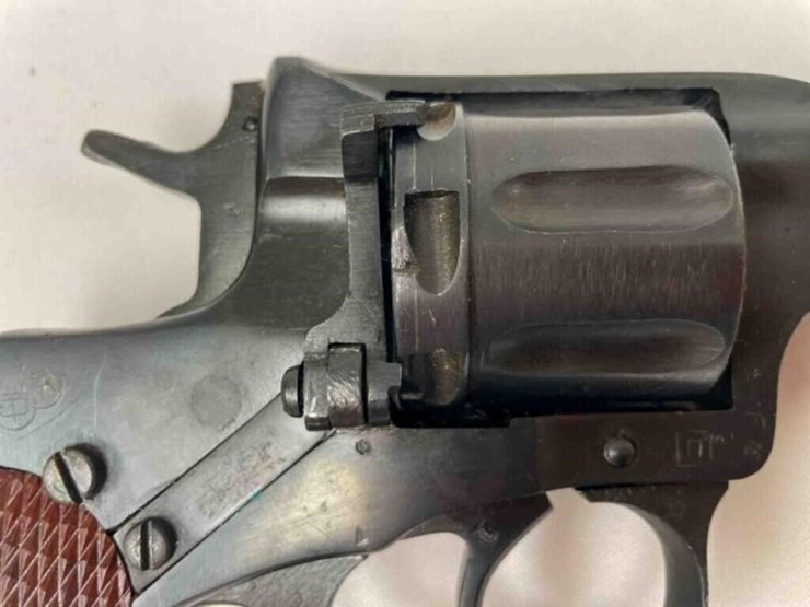 1944-nagant-revolver-image-21