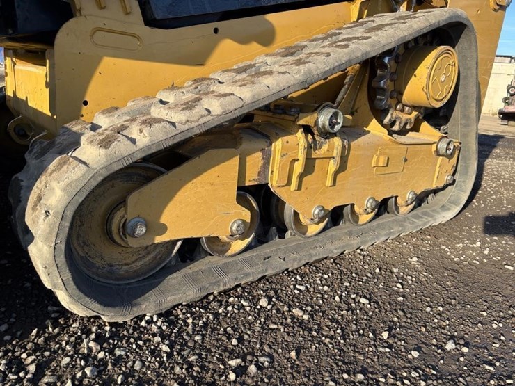 2021-caterpillar-249d3-image-14