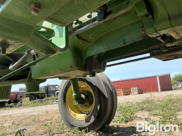 1983-john-deere-2350-image-19