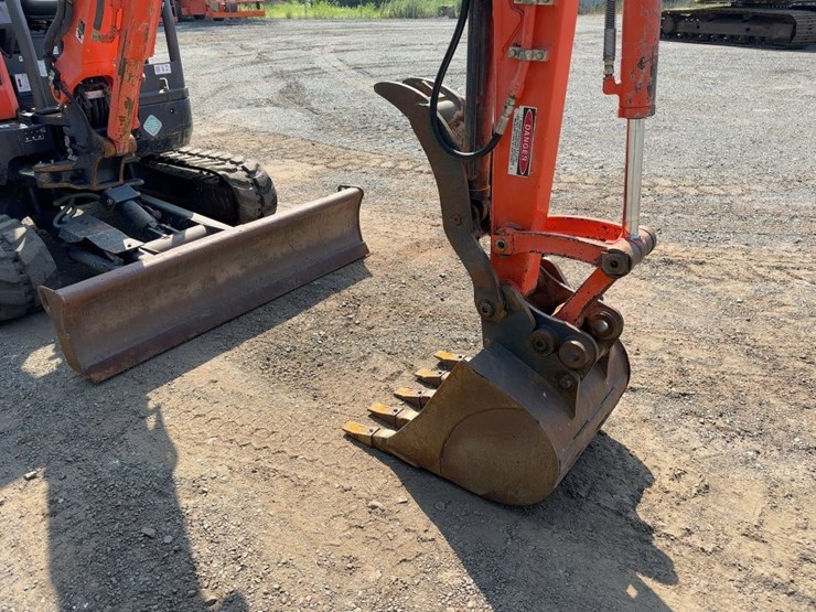 2011-kubota-u35-image-8