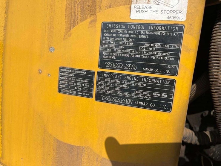 2013-deere-35d-image-8