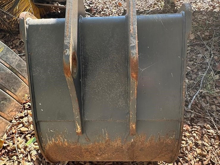 24"-5-tooth-bucket-image-2