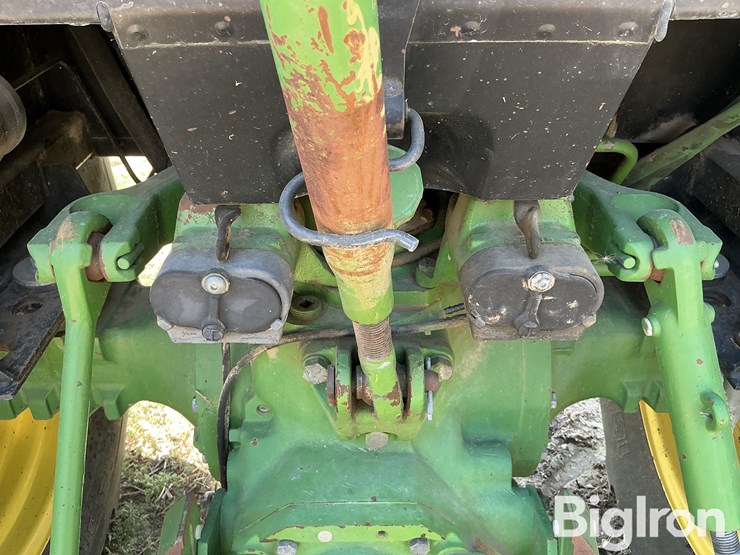 1983-john-deere-2350-image-10