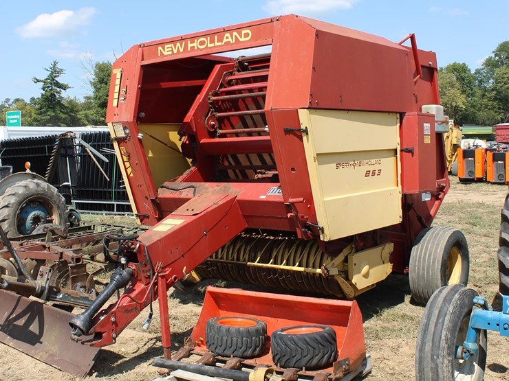 new-holland-853-image-3