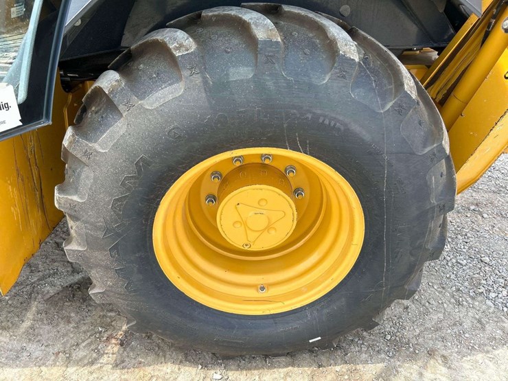 2018-deere-310l-image-28