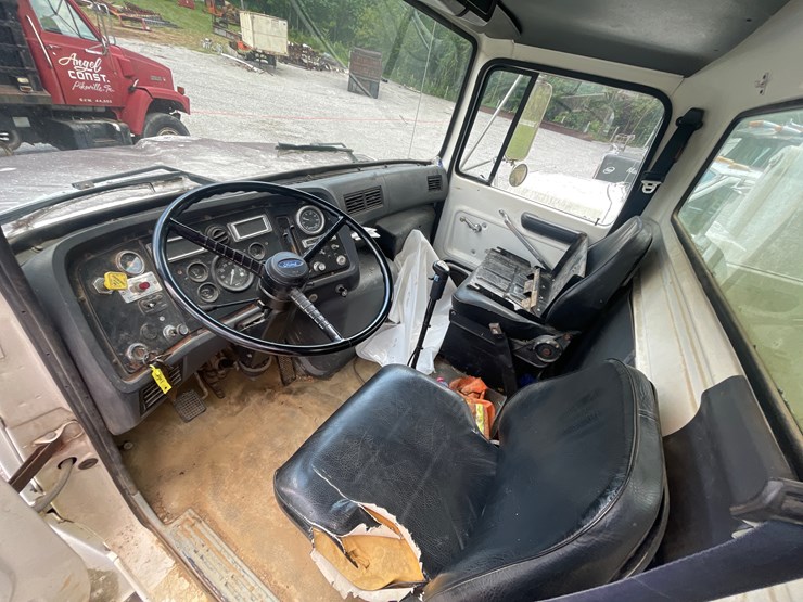1996-ford-lnt8000-image-2