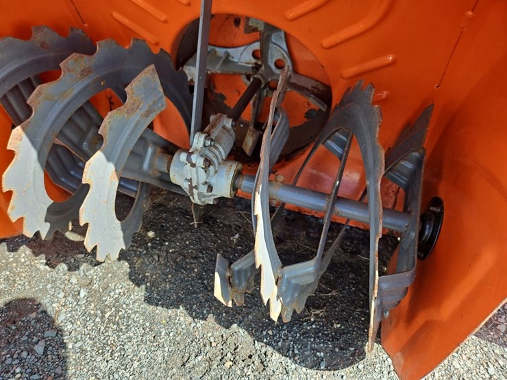 husqvarna-st327p-snow-blower-image-6