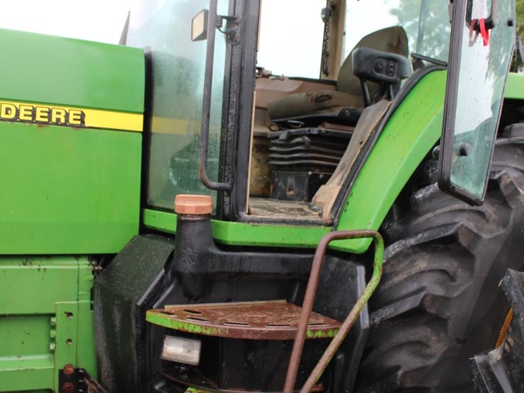 john-deere-8200-image-10