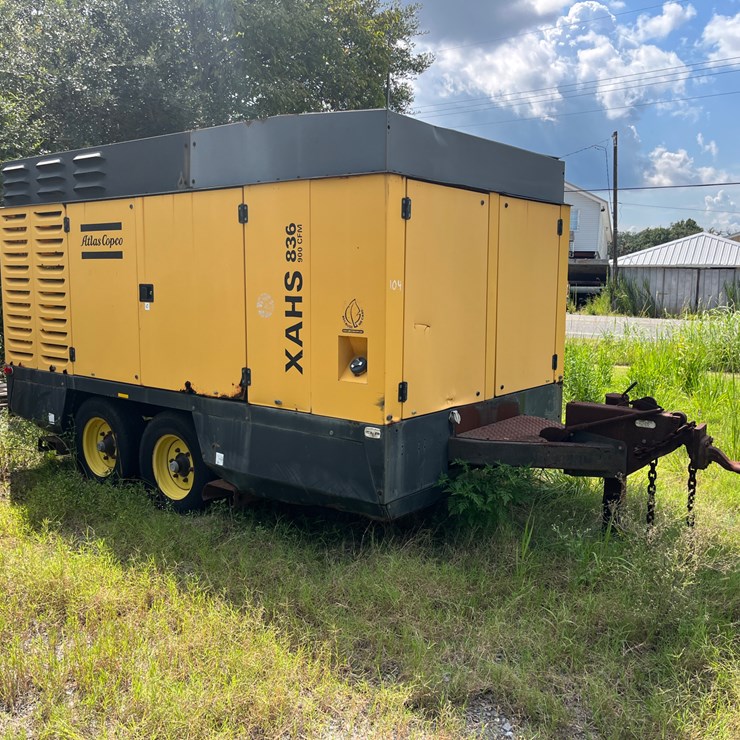#104 • ATLAS COPCO XAHS 836 TRAILER MOUNTED AIR COMPRESSOR
