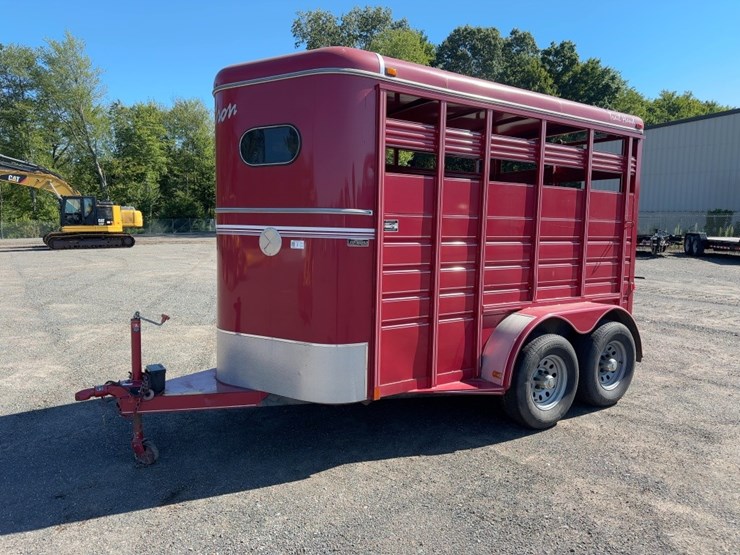 2002-bison-612hpt-12'-t/a-livestock-trailer-image-1