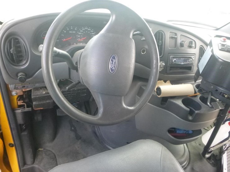 2008-ford-e450-image-9