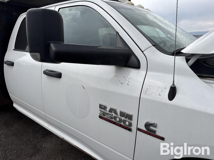 2014-ram-3500-4x4-crew-cab-flatbed-service-truck-image-18