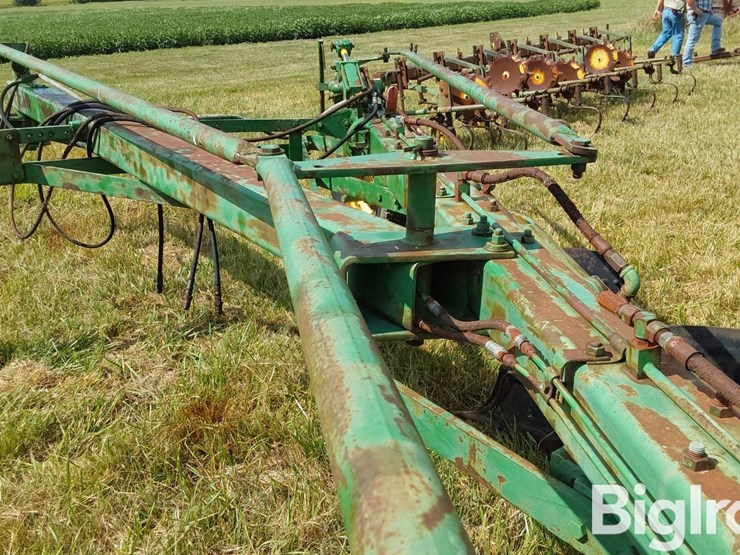 john-deere-2500-image-15