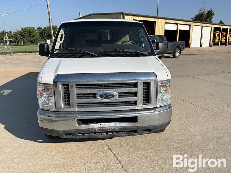2011-ford-e350-xlt-image-2
