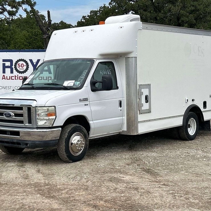 2015 FORD E350