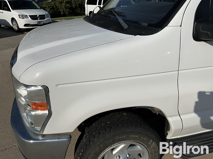 2011-ford-e350-xlt-image-11