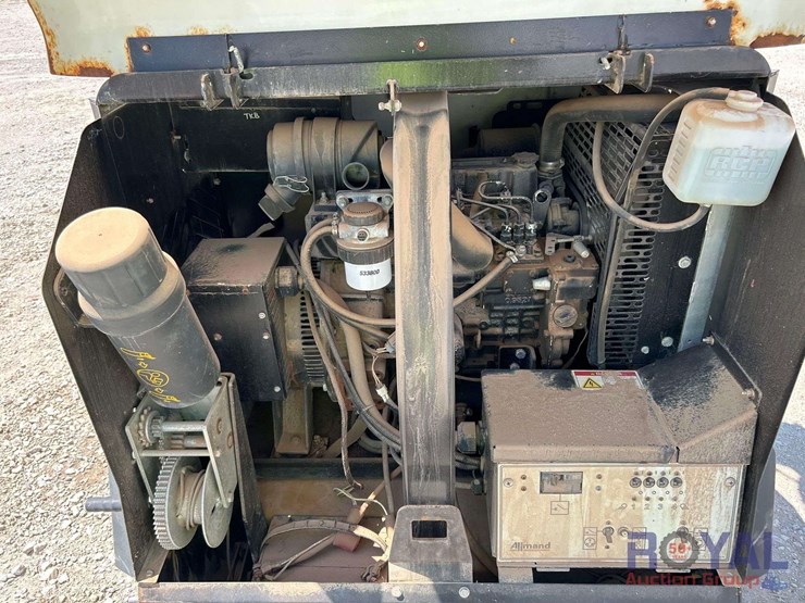 2018-allmand-bros-night-lite-v-series-image-7