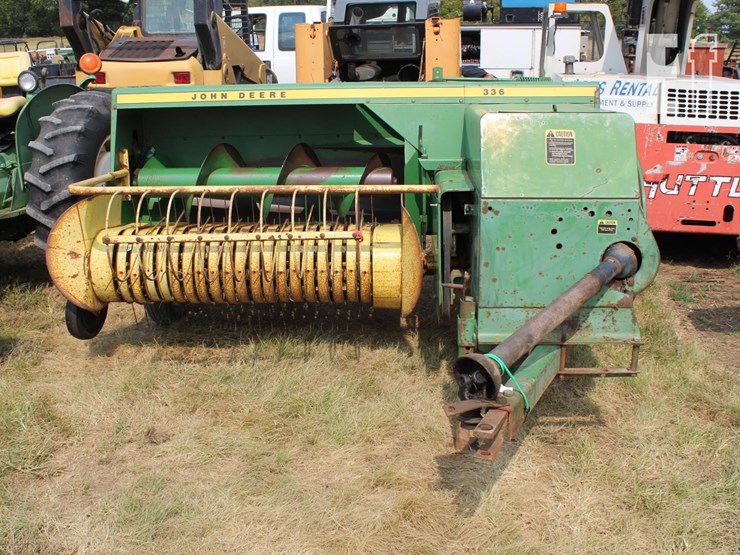 john-deere-336-image-3