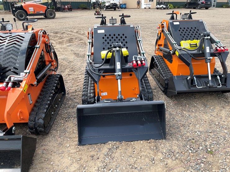 #9365-•-unused-2025-landhero-mini-skid-steer-loader-image-2