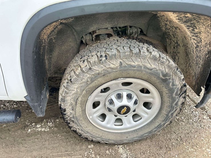 2020-chevrolet-silverado-3500-image-26