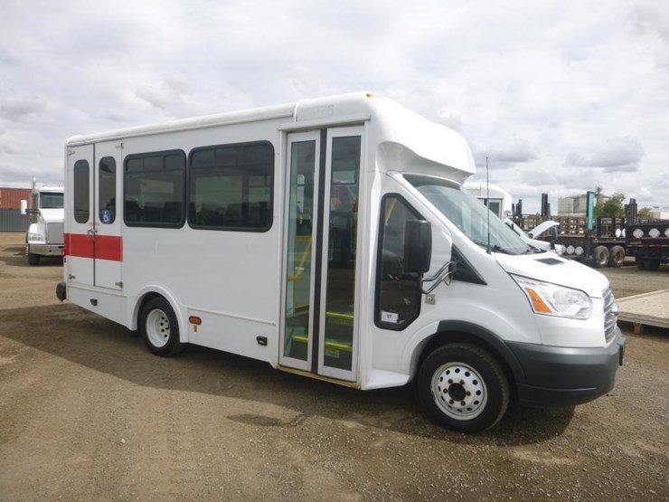 2018-ford-e350-image-2