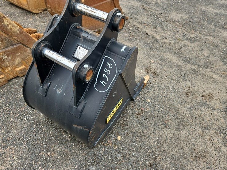 trojan-24"-bucket-with-teeth-image-3